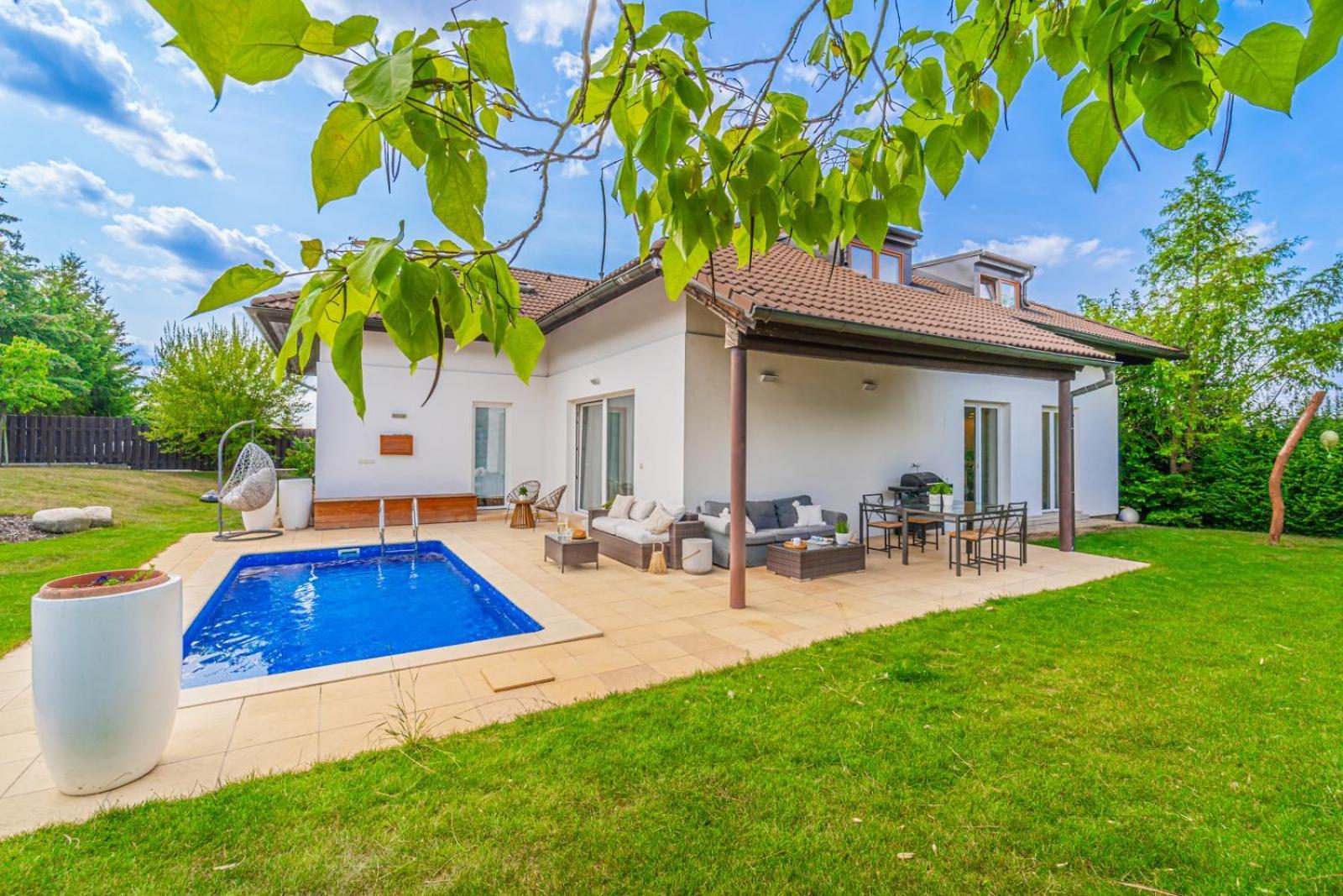 Vila Sara S Bazenem A Infrasaunou Na Kraji Prahy Zbuzany ภายนอก รูปภาพ